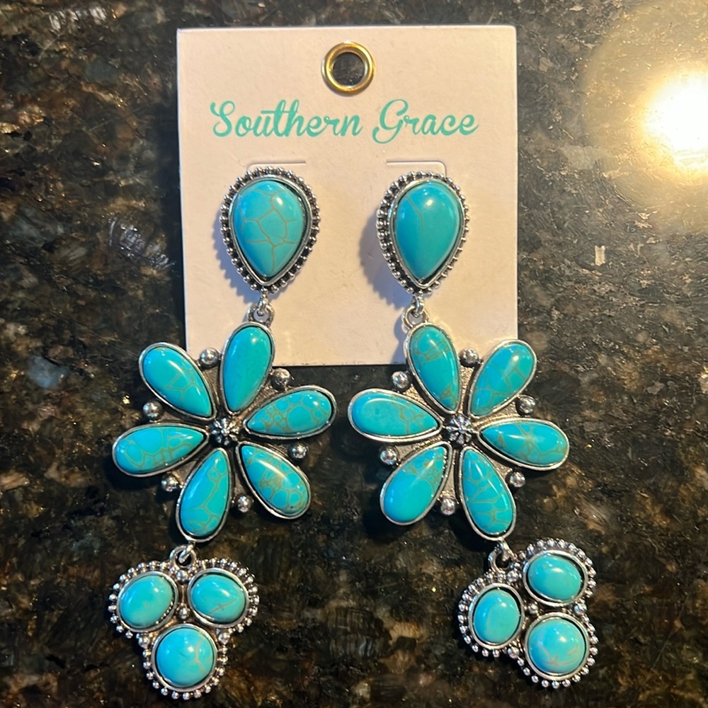 Southern Grace cute turquoise earrings